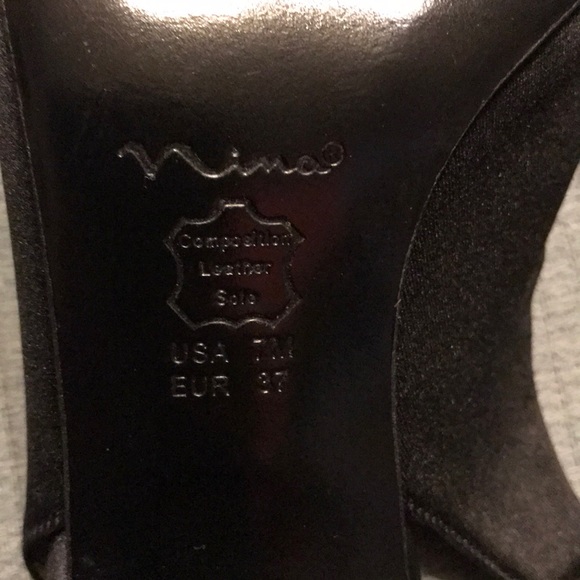 Nina size 7 black satin peep toe sling back pumps - Picture 3 of 3